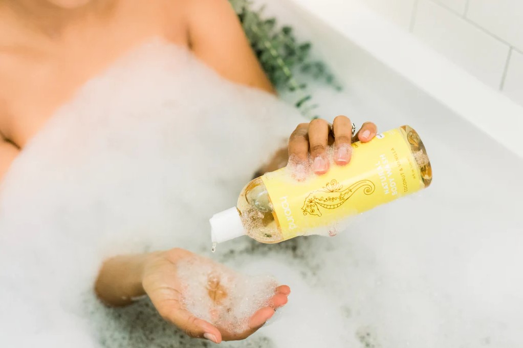 8 Best Liquid Bathing Soaps for Fair Skin That Is Safe